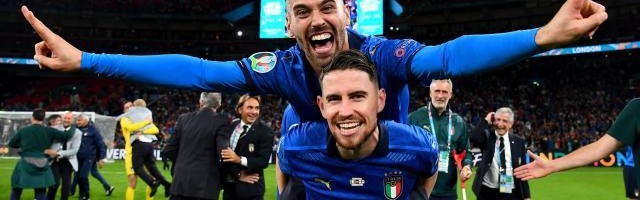 星空体育-贝尔戈米：我们抓住了对手给的机会 为球员们骄傲！