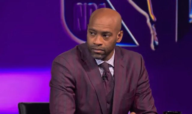 卡特：文班像当年的姚明一样，在球迷投票上很难被击败