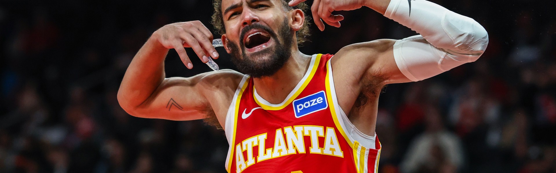 杨自进联盟以来195场20+10助 联盟断档领先 东契奇149场第3